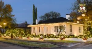 How Garland, Wreaths, and Bows Transform Holiday Light Displays